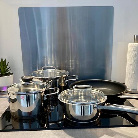 Living At Saarpartments - Adultsonly - Business & Holiday Homes With Kitchen For Long- And Short Term Stay, 3 Min To St Johanner Markt And Points Of Interest Saarbrücken Esterno foto
