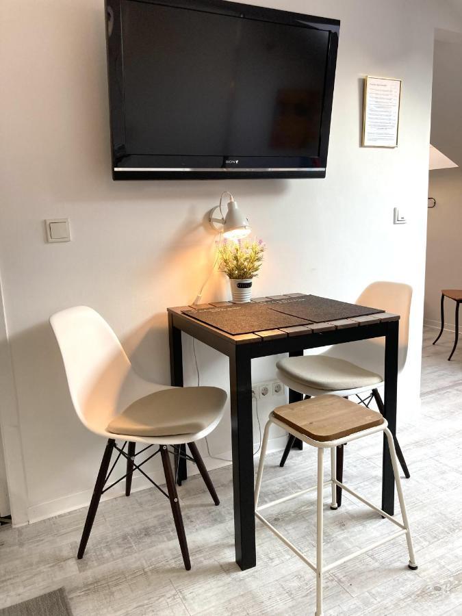 Living At Saarpartments - Adultsonly - Business & Holiday Homes With Kitchen For Long- And Short Term Stay, 3 Min To St Johanner Markt And Points Of Interest Saarbrücken Esterno foto